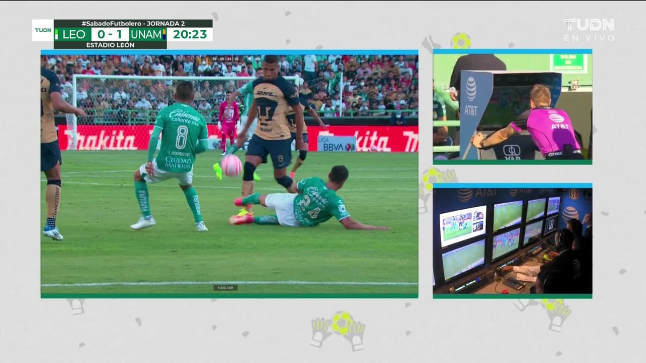 ¡Expulsión! El árbitro saca la roja directa a Osvaldo Rodríguez.