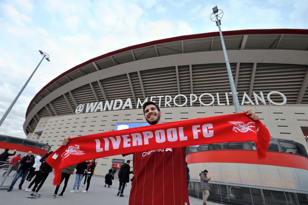 Bengalas, camisetas, bufandas y mucha alegría para la ida de los 8vos de final entre el Atleti y el Liverpool.