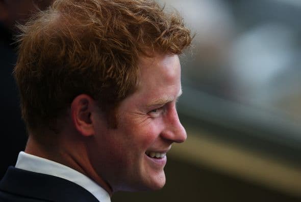 Harry estuvo en el Estadio Nacional Mané Garrincha para ver el partido entre Brasil y Camerún.
