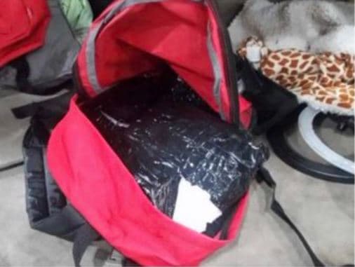 En un breve informe mediante redes sociales, Humpries dijo que además de las píldoras, se logró el decomiso de 156 libras de metanfetamina y más de dos libras de cocaína.