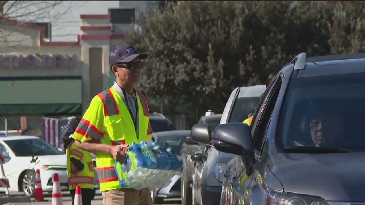 Sin agua limpia: la lucha silenciosa de las víctimas de los incendios en Altadena