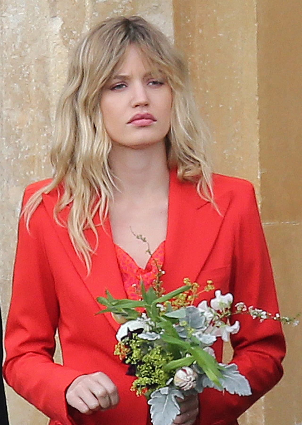 Ella usú un pantsuit rojo. ¿Estaría enojadita?