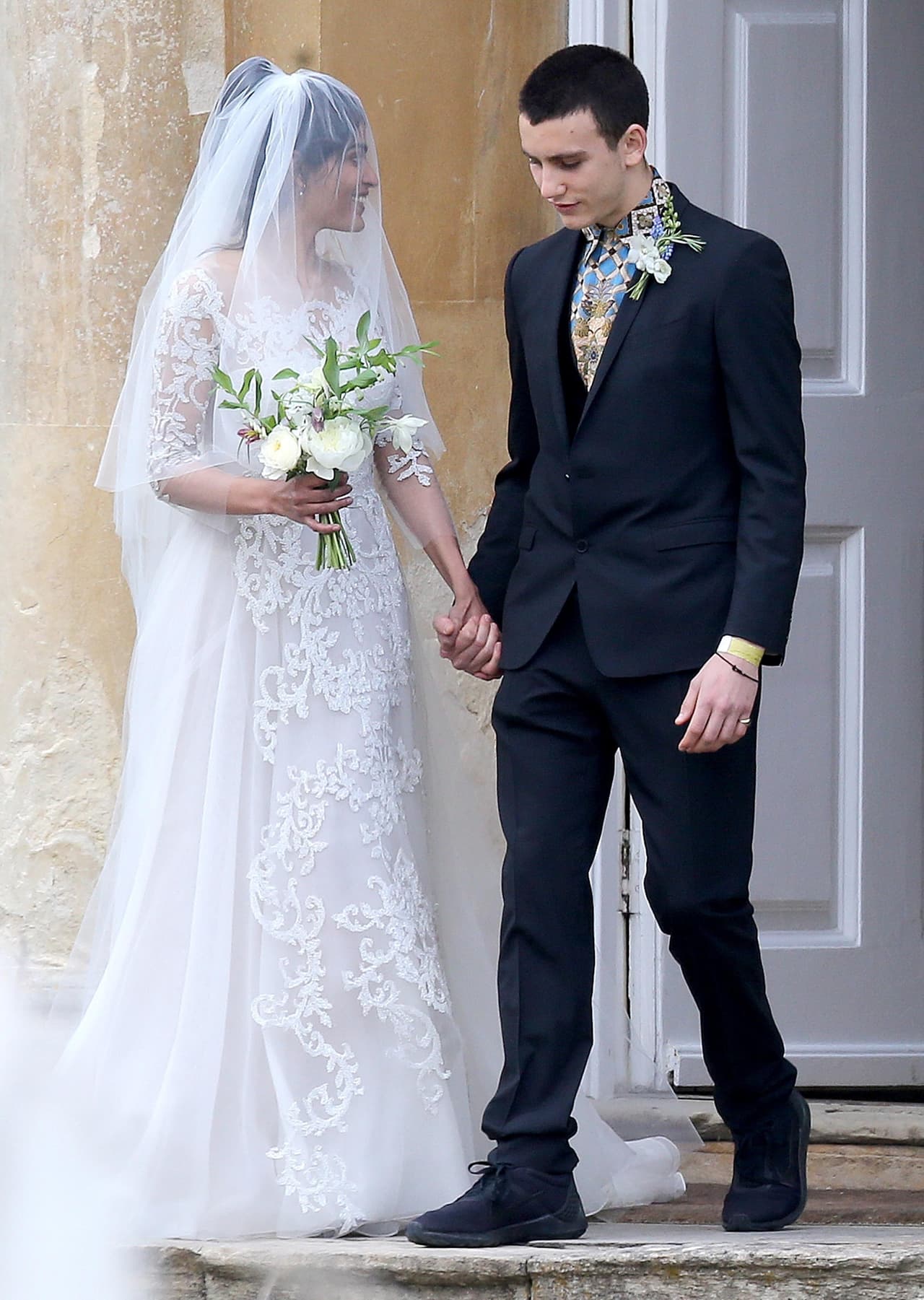 ¡Aquí están los novios!