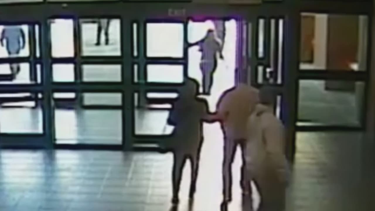 "Esto manda un mensaje horrible": ICE arresta en la corte a una indocumentada que denunciaba a su novio por violencia de género