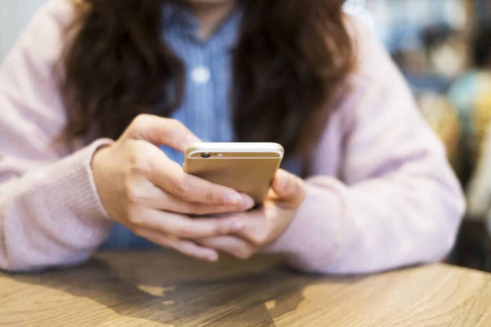 <b>TAURO</b>
<br>Van al punto rápidamente y pocas veces tienen algo qué decir por mensaje de texto. Ellos sí prefieren hablarte por teléfono o verte en persona antes que enviar un SMS. Aun así, su personalidad hogareña y seria la trasladan a sus mensajes, que suelen ser cortos y elementales.