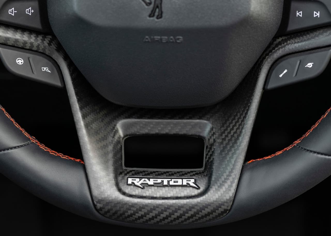 Ford recientemente presentó a la nueva integrante en su familia de SUVs: la Ford Bronco Raptor 2022.