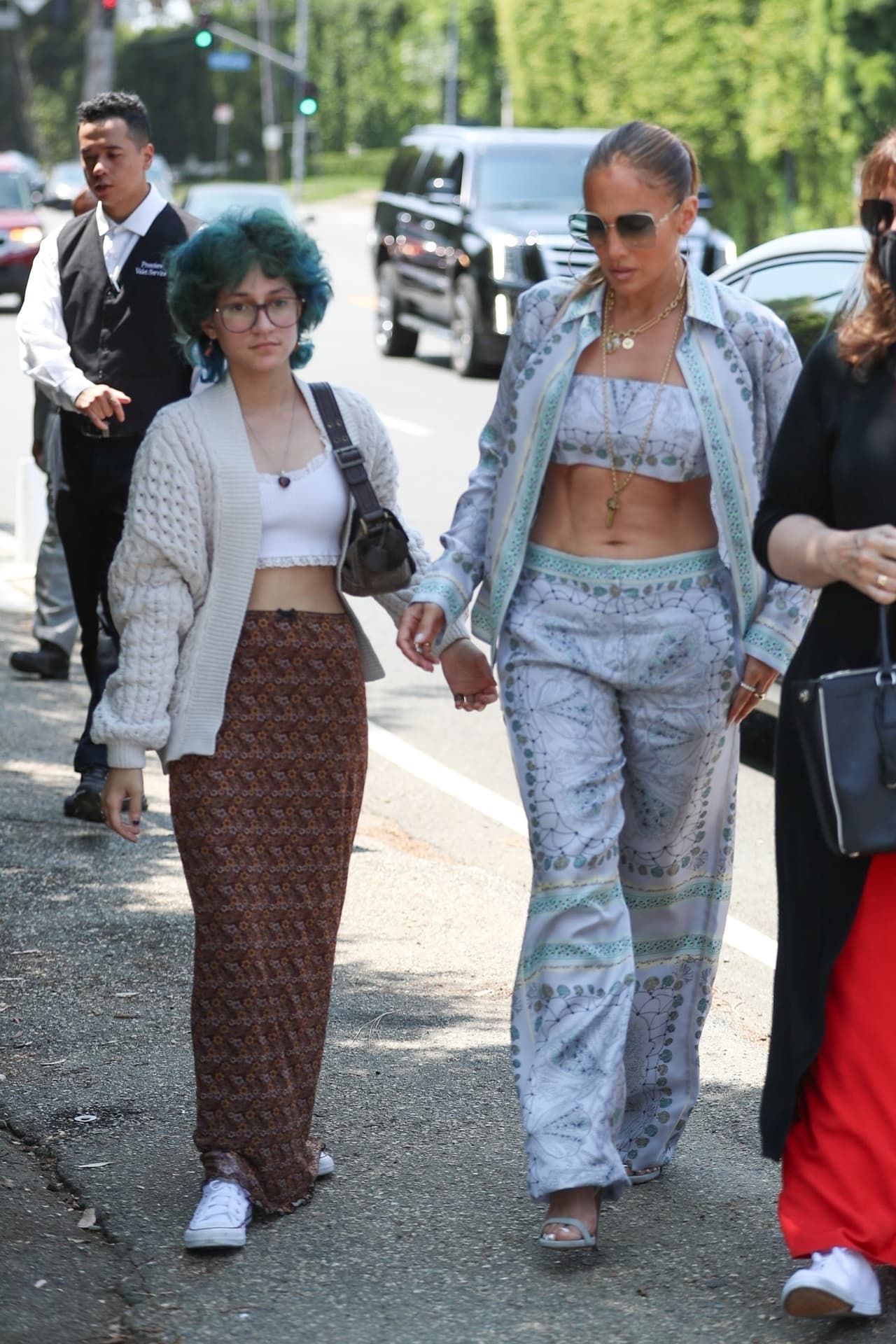 Emme y Max son producto del 
<b><a href="https://www.univision.com/famosos/el-nieto-de-jennifer-lopez-y-marc-anthony-ya-tiene-nombre-y-mas-de-16-000-seguidores-video" target="_blank">matrimonio que ella tuvo con Marc Anthony</a></b>, de 2004 a 2014. 
<br>