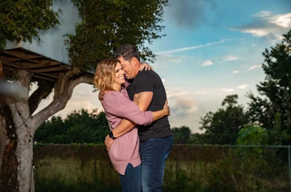 Actualmente está casada con Carlos García, quien es nueve años menor que ella.
<br>