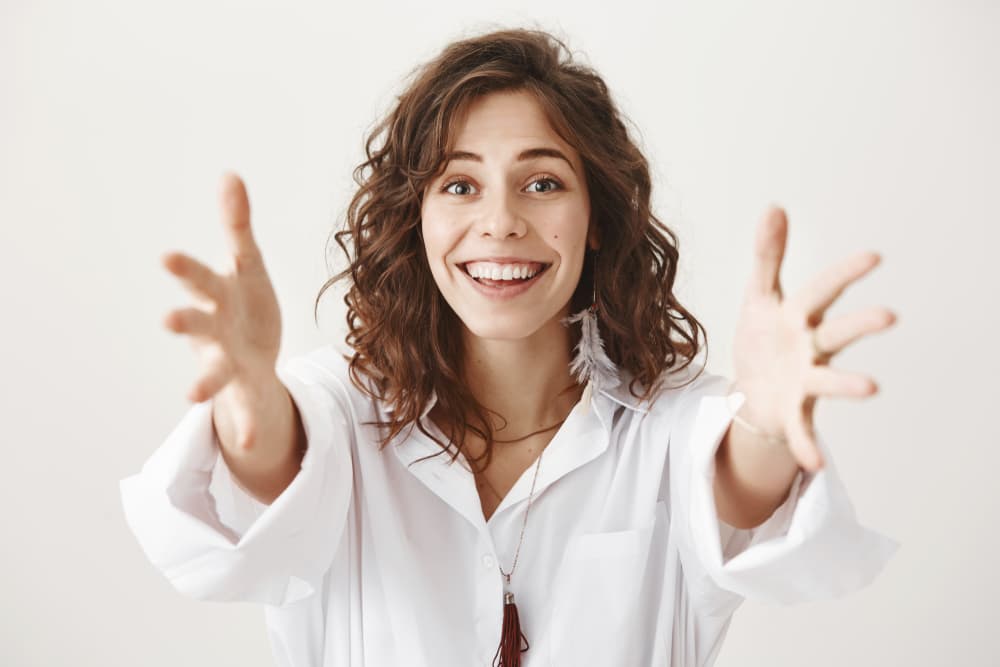 <b>TAURO</b>
<br>Puedes comer en un plato cuadrado para que nunca falte el pan en tu mesa. También, abraza a un completo desconocido, ya que no sólo te dará buena suerte sino vaticinio de conocer gente interesante durante el año.