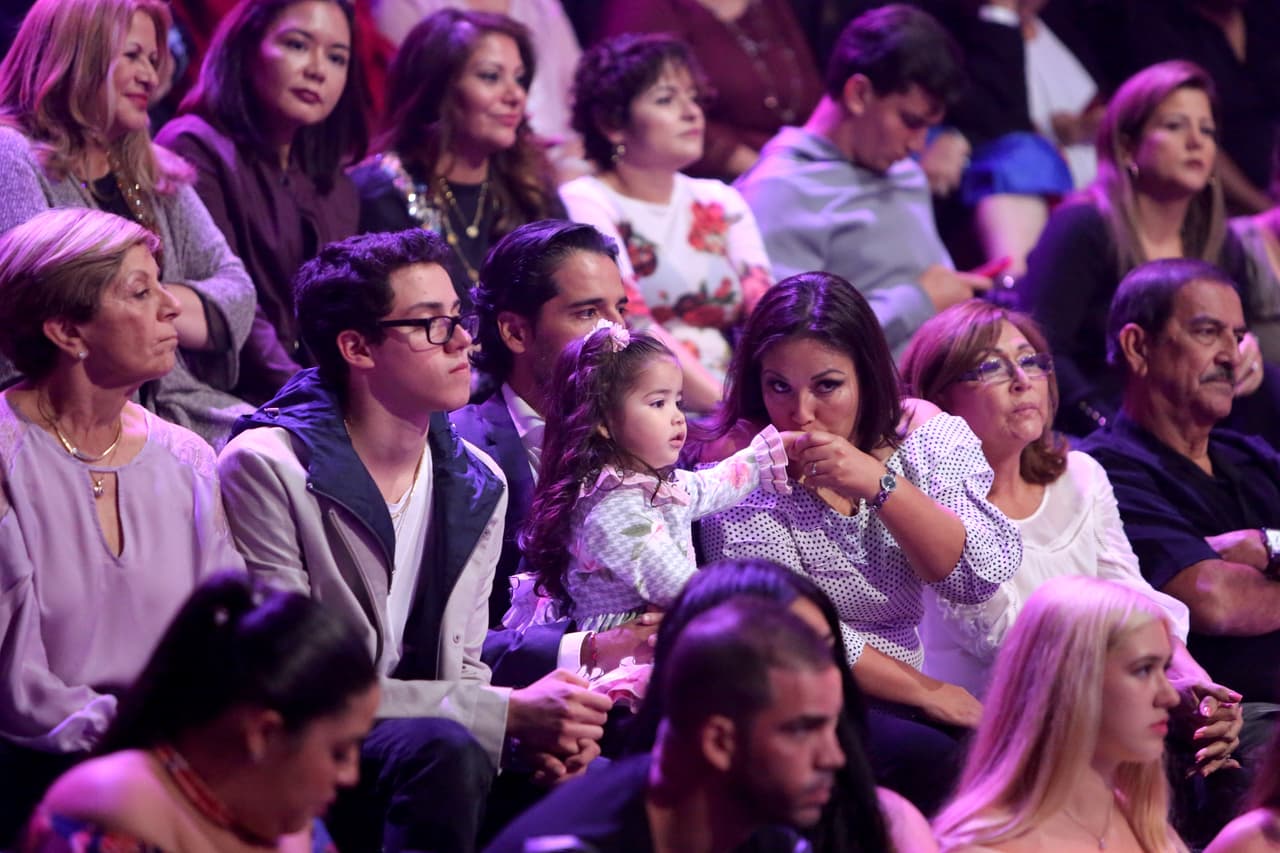 Su pequeña hija Giulietta también estaba muy atenta a los bailes de su mamá.