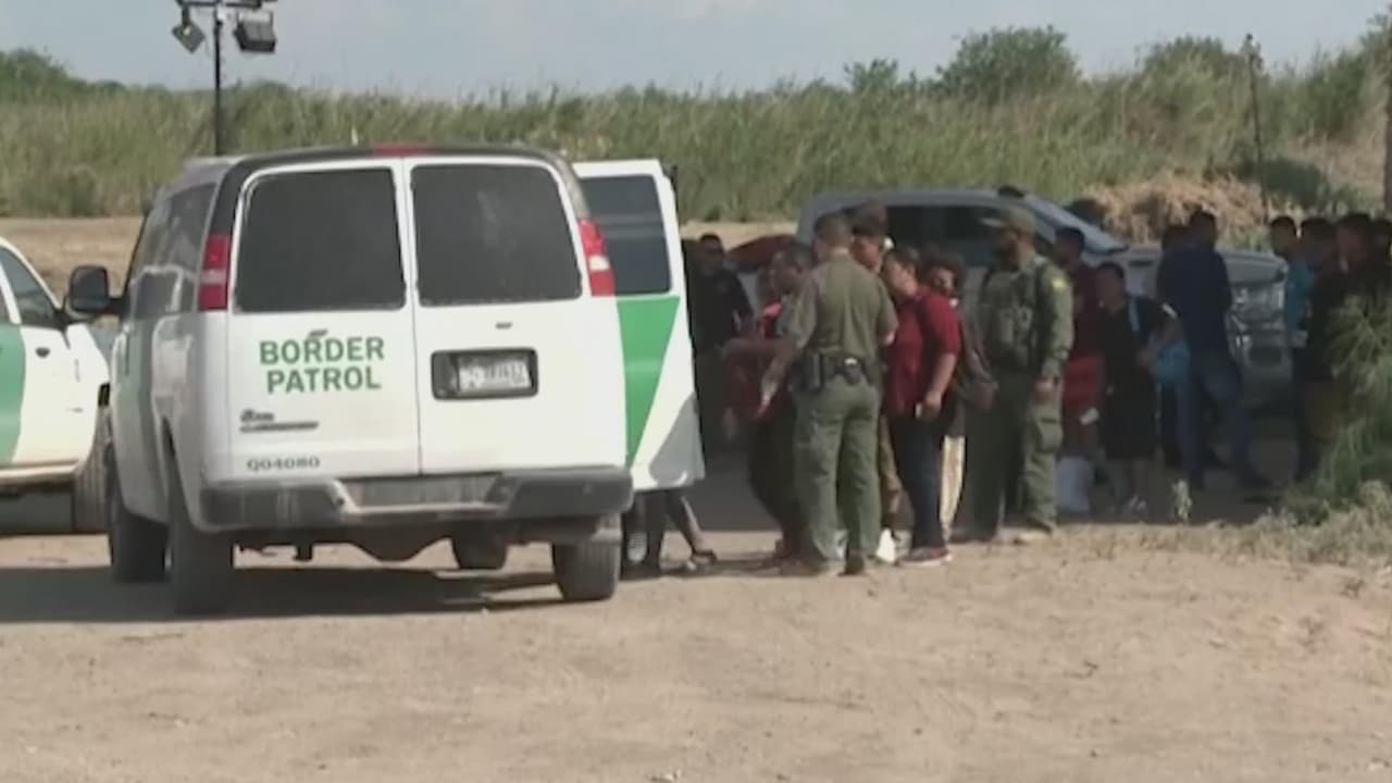 Temen que cambio de política para inmigrantes venezolanos impida la reunificación de familias