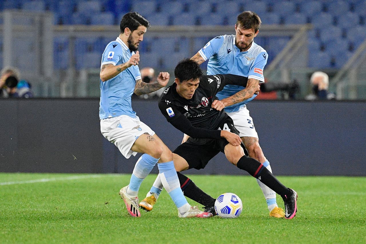 Lazio despachó en casa al Bolonia 2-1. Luis Alberto Romero (54’) abrió el marcador e Immobile (76’) creció la diferencia; Lorenzo De Silvestri (90+1’) descontaba hacia el final.