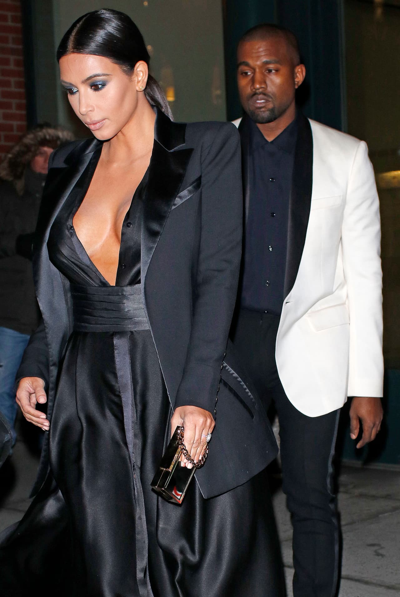 Mira fotos de Kim Kardashian presumiendo escotazo.