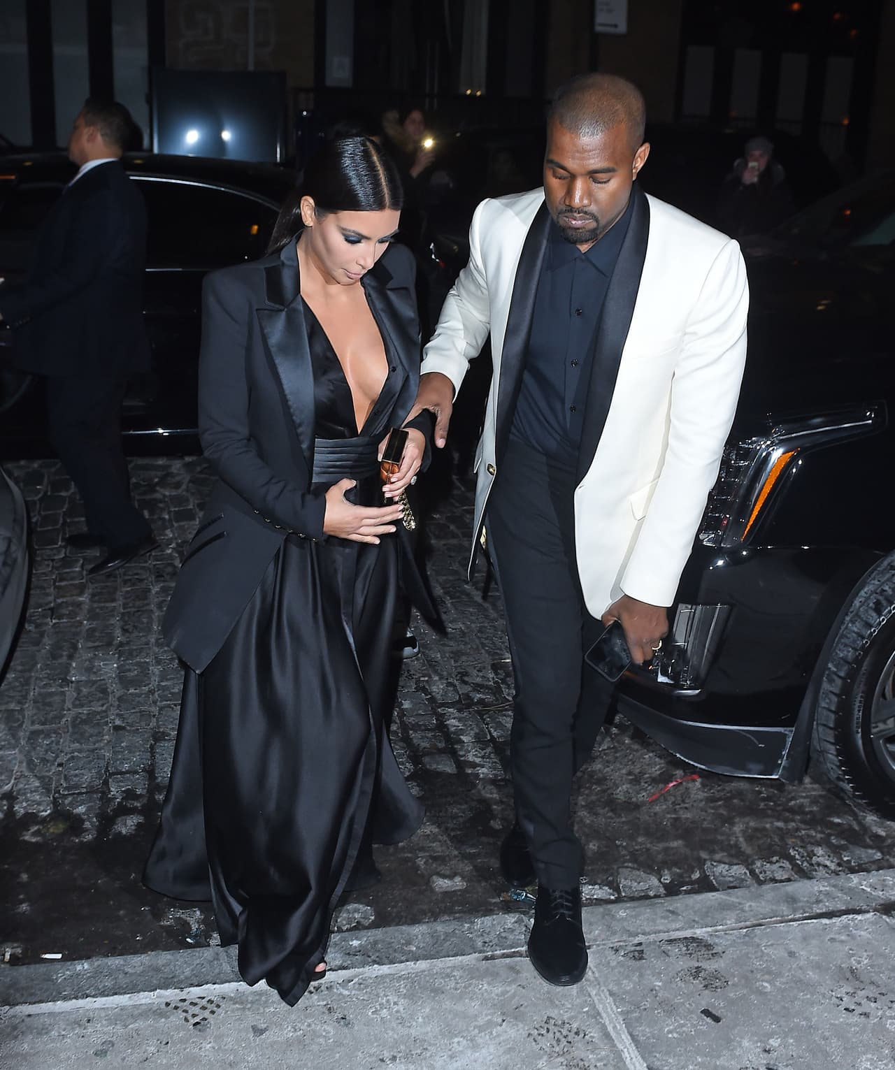 Mira fotos de Kim Kardashian presumiendo escotazo.