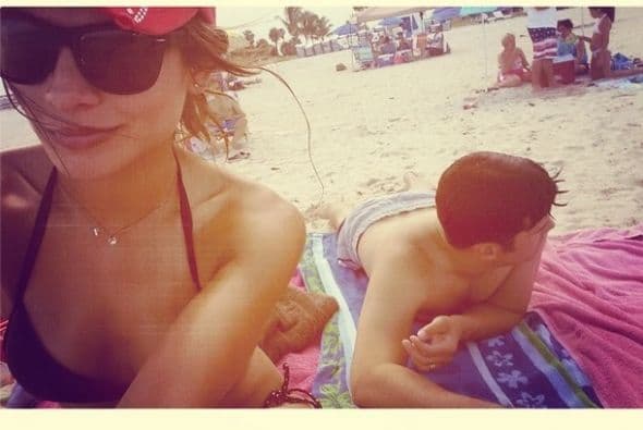 Ellos disfrutan de cada aspecto de su vida, sobre todo de los días soleados en la playa.