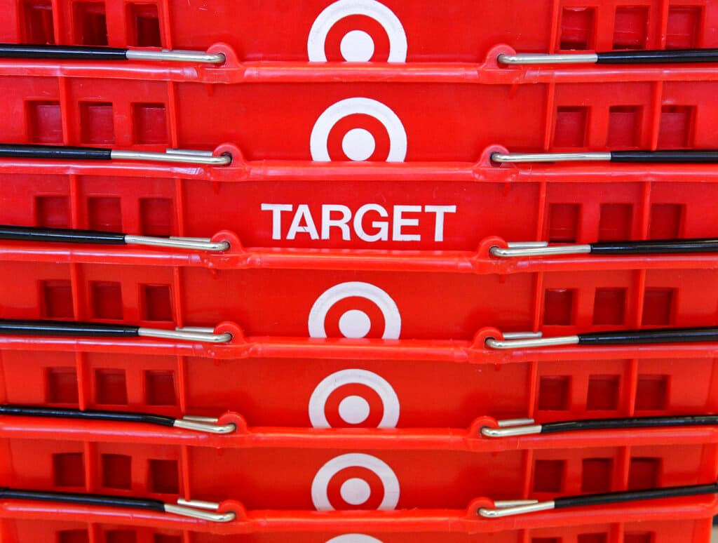 Las ganancias de Target se desploman 90% mientras la inflación golpea el bolsillo de sus clientes