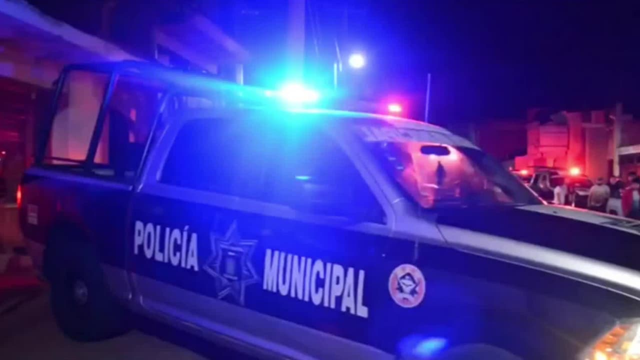 <b>Quemaduras y golpes: Niña de 2 años murió presuntamente a manos de su padrastro</b>
<br>
<br>Las autoridades en México confirmaron que el cuerpo de la menor tenía signos de violencia. El padrastro de la niña fue arrestado junto a su pareja, la madre de la víctima.