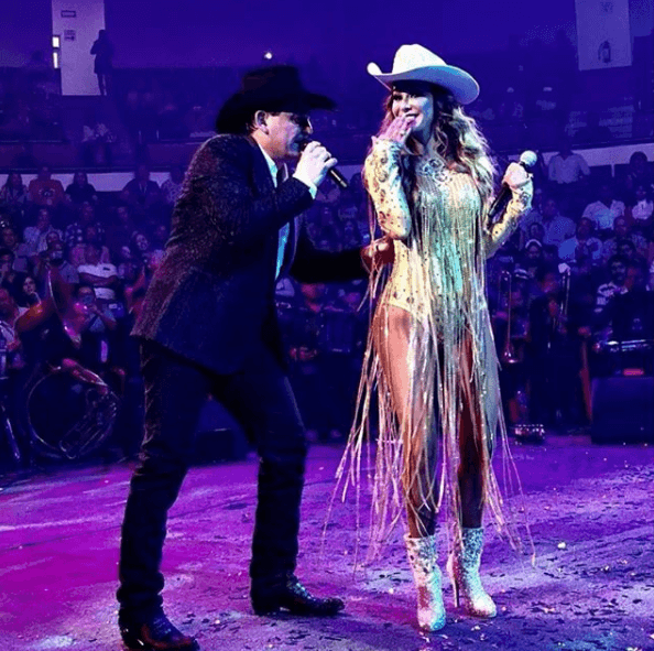 Y es así como la idea de juntarse y compartir escenario ha sido del agrado de algunos empresarios y su prueba de fuego fue este lunes 23 en el palenque de La Feria de San Marcos, en Aguascalientes, en la zona central de la República Mexicana.