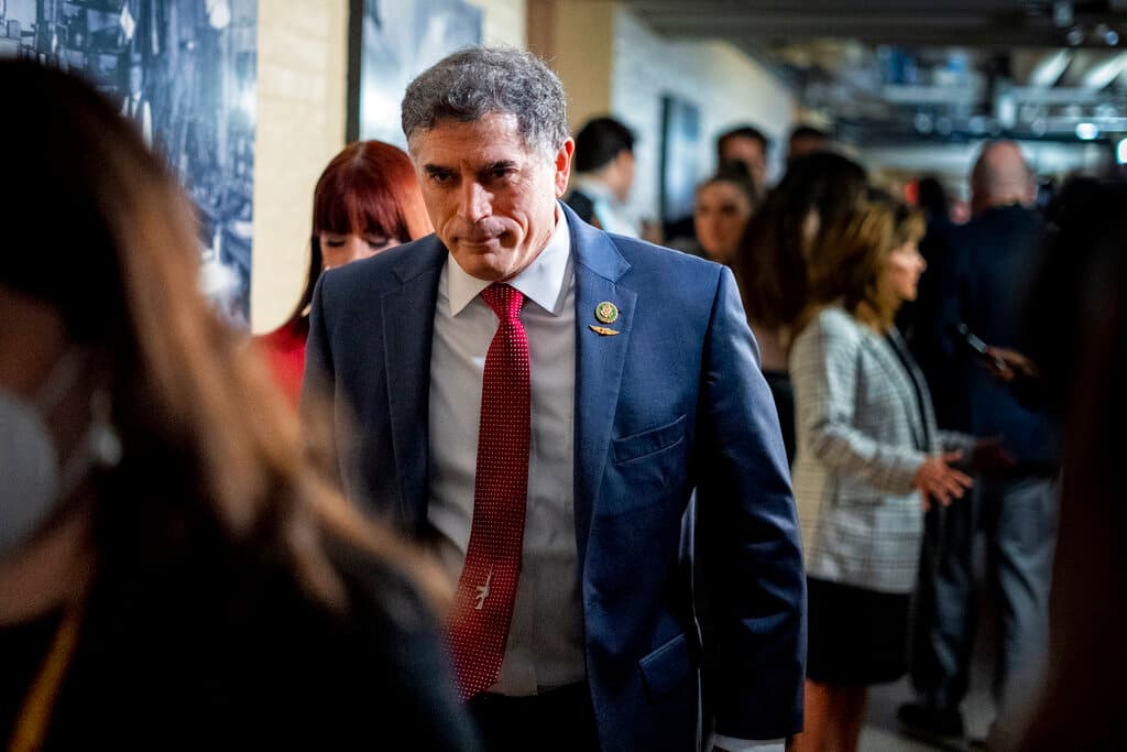 <h3 class="cms-H3-H3">Andrew Clyde (Georgia)</h3>
<br>
<br>Clyde dijo a los medios que tanto él como otros opositores de McCarthy estaban “todavía en negociaciones”, pero se negó a decir qué esperaba lograr o recibir el grupo a cambio de poner fin a su oposición a su presidencia.