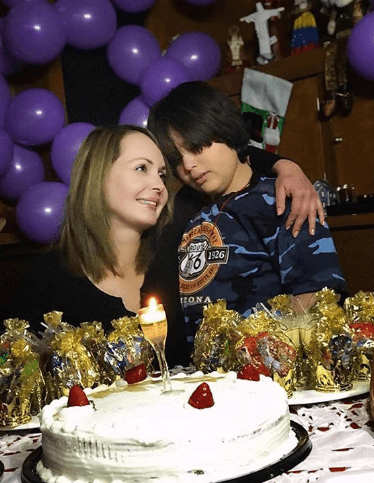 "Mi hijo ya tiene 8 años, lo envenenaron con 1 año y medio de vida y la gente se burlaba de ello. Fue fuerte. Pero bueno, la vida continúa. Es muy difícil para mí hablar de eso, pero sí lo quiero aclarar", afirmó Gaby.