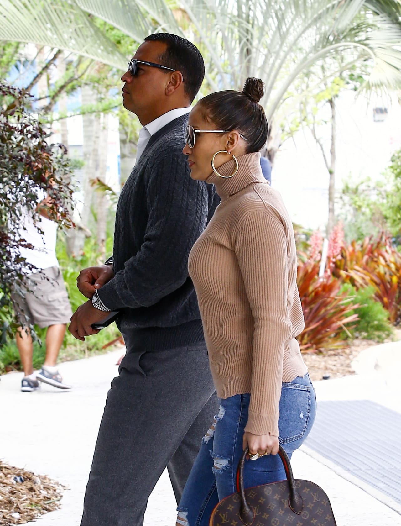 Jennifer Lopez y Alex Rodriguez son inseparables. Se les ha visto saliendo juntos del gimnasio, cenando en restaurantes y publicando mensajes de afecto en sus redes sociales