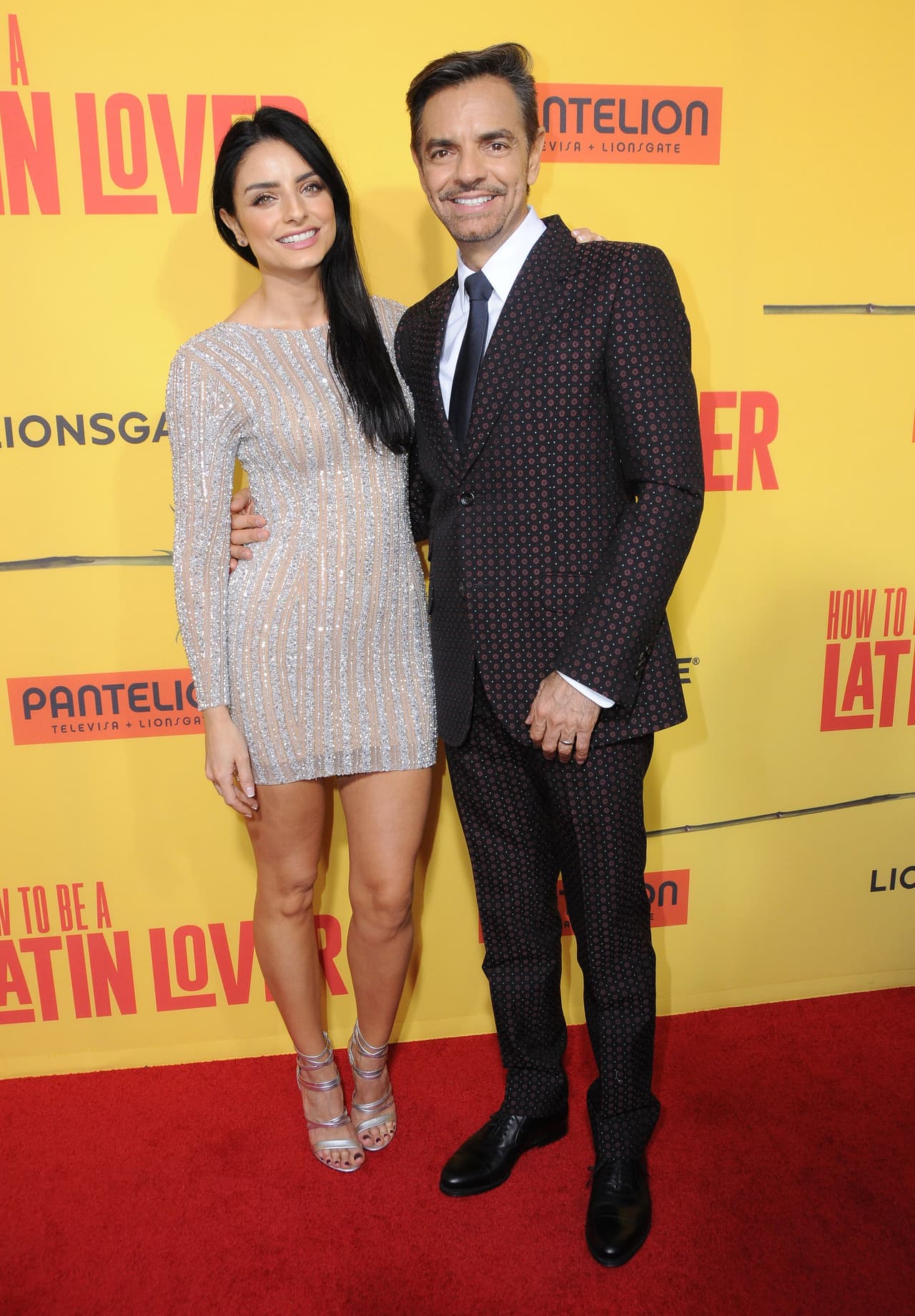 Su padre Eugenio Derbez utilizó una imagen donde aparecen juntos para dedicarle un emotivo mensaje, aunque 
<b>no faltó su distintivo toque de humor</b>.
<br>