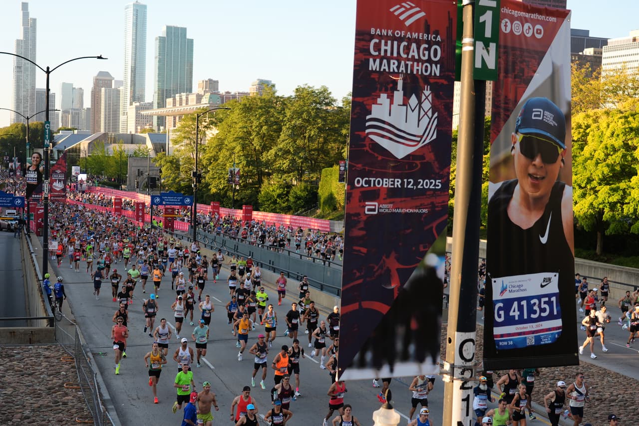 En la rama femenina, la etíope 
<b>Hawi Feysa</b>, de 26 años, logró una marca de 
<b>2 horas, 14 minutos y 56 segundos</b>, asegurando un histórico 1-2 para Etiopía. Su compatriota Megertu Alemu finalizó segunda, mientras que la tanzana Magdalena Shauri cerró el podio con 2:18:03.