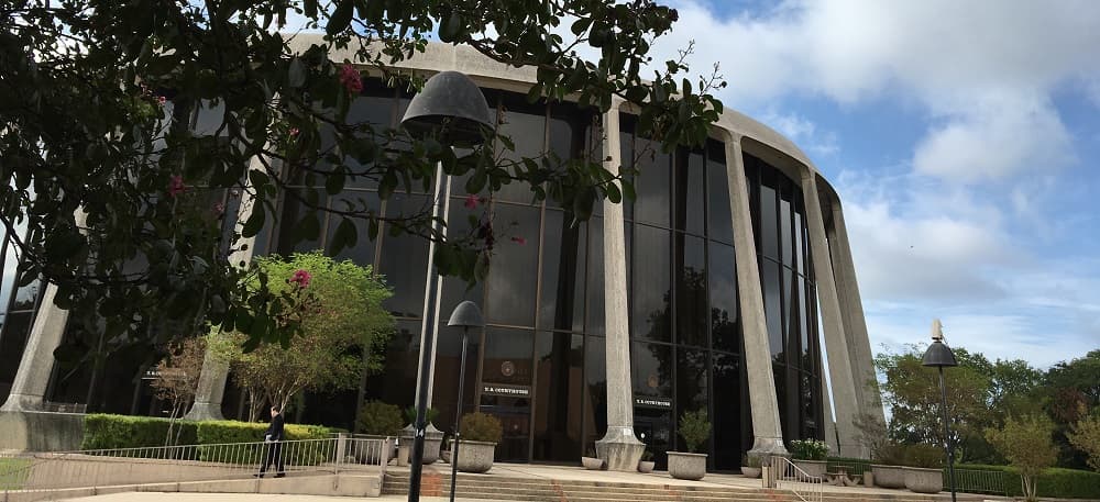 Testigos protegidos vinculan a las autoridades en una de las mayores masacres de México