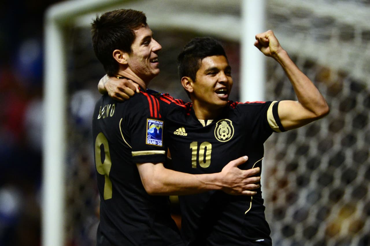 En selecciones menores, participó en el Mundial Sub 20 de Turquía 2013, donde marcó un gol. El Tri quedó eliminado ante España en Octavos de Final.