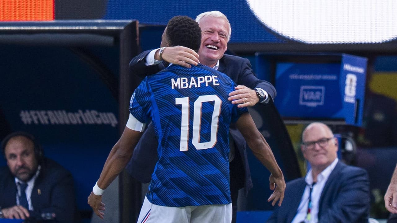 "Hacen que parezca un dictador": DT de Francia sobre Mbappé