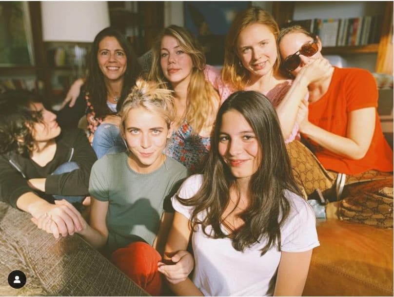 Camila Sodi y sus hermanos