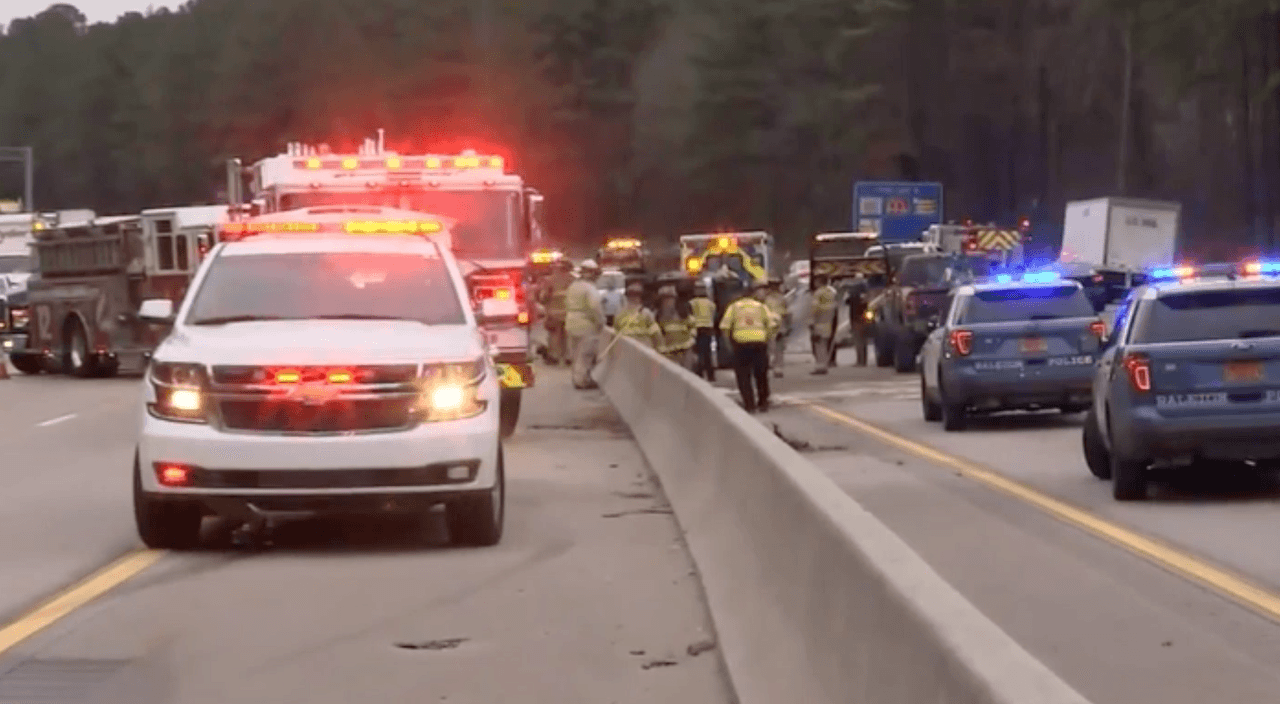 Choque entre 4 autos causa gran congestionamiento entre interestatales 440, 40 y 87 en Raleigh