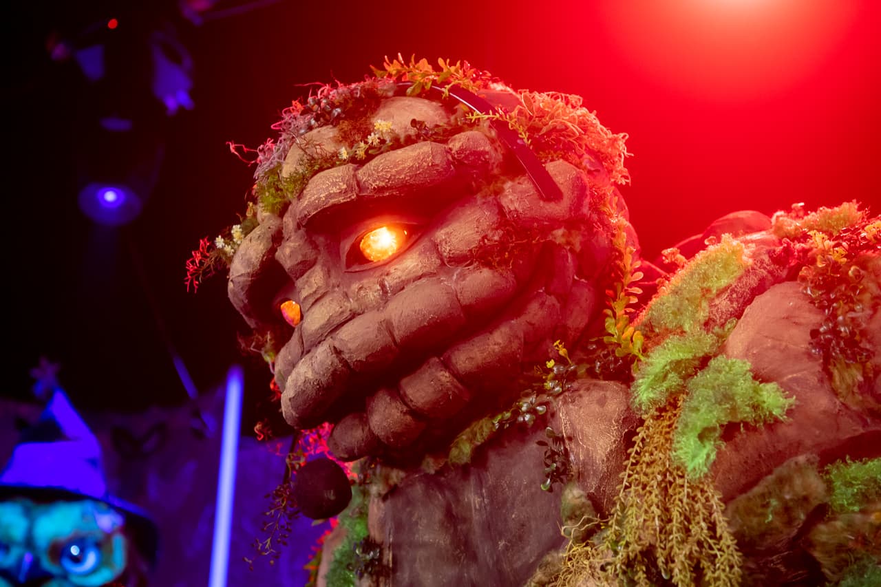 Este nuevo personaje no se quedó con ganas de demostrar su talento y lo hizo al cantar ‘I Love Rock and Roll’.