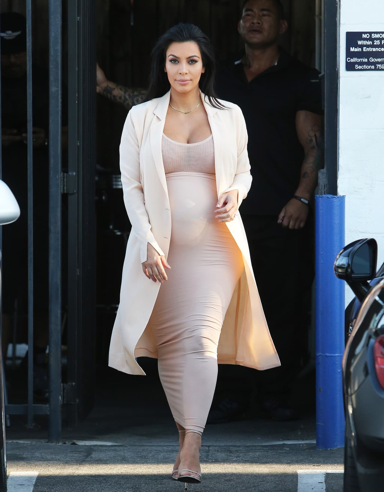 Kim Kardashian luce más bella que nunca con casi siete meses de embarazo.