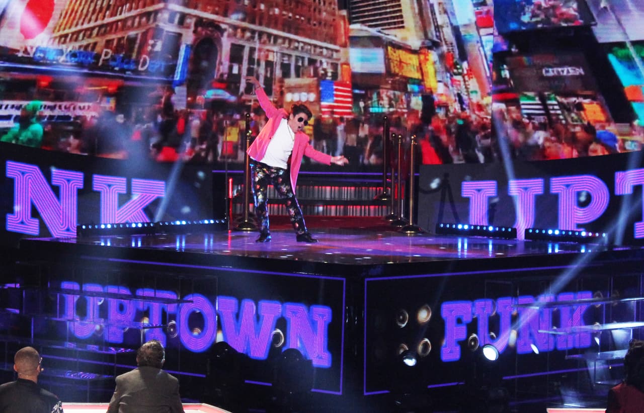 Aramis nos recordó a Bruno Mars al bailar 'Uptown Funk'.