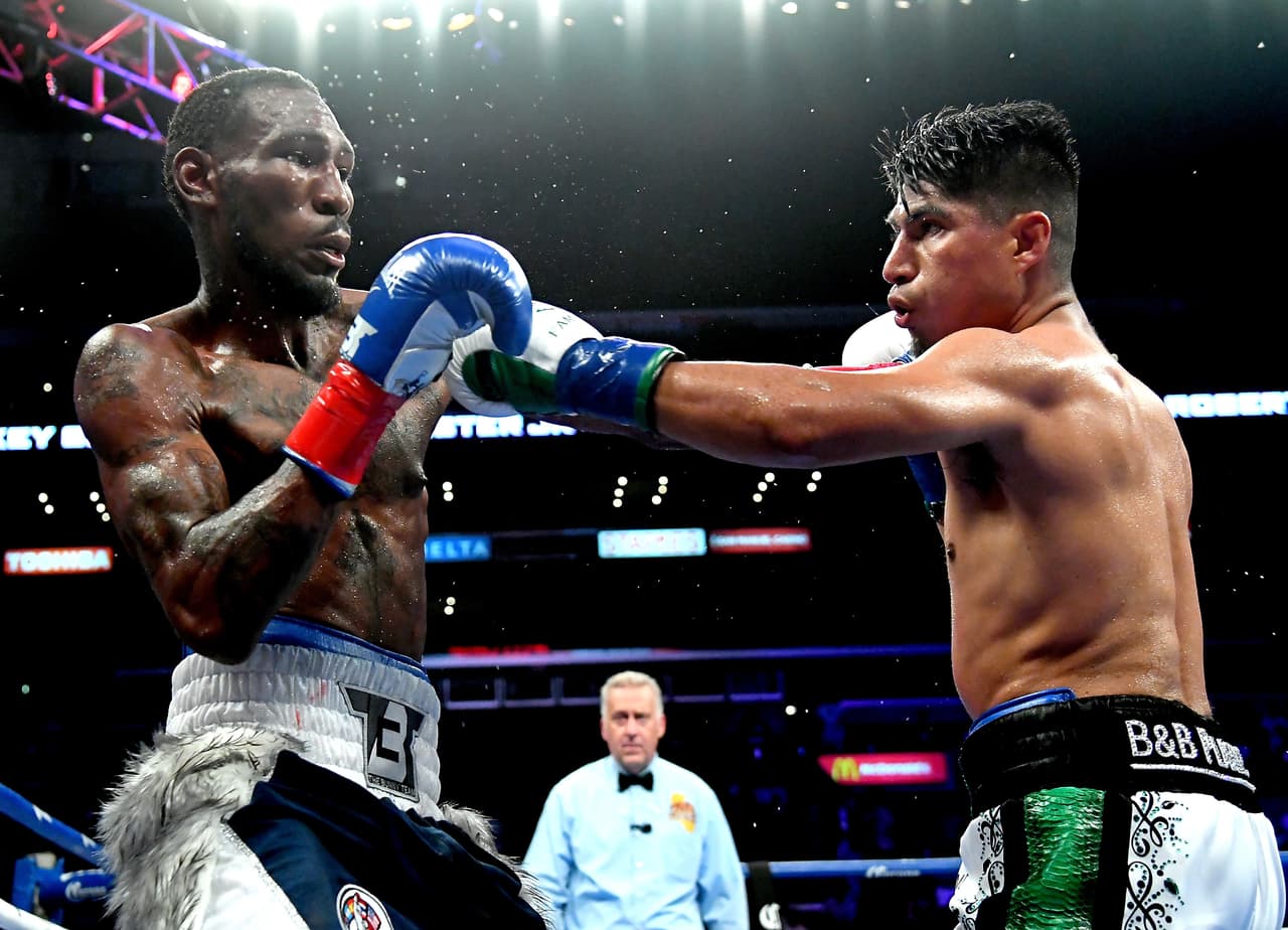 Una de las claves del éxito para García fue, producto de sus 30 años de edad y sus 39 peleas a cuestas, es que no quiso o buscó ganar la pelea de un solo golpe, la fue trabajando paulatinamente.