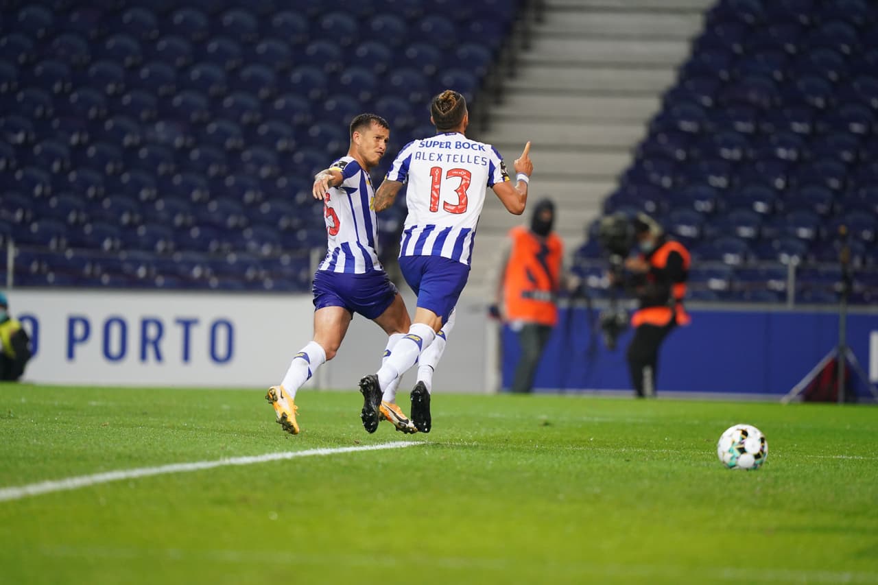 Castro (21’) adelantaba a los visitantes, Oliveira (45+1’) emparejó los cartones y Telles marcó dos penales (45+4’, 89’). Jesús Manuel Corona salió a los 87’ del partido.