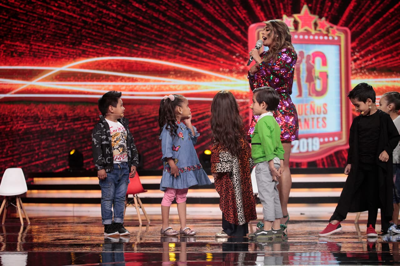 El tradicional juego de las sillas llenó de gritos y emoción el escenario de Pequeños Gigantes.