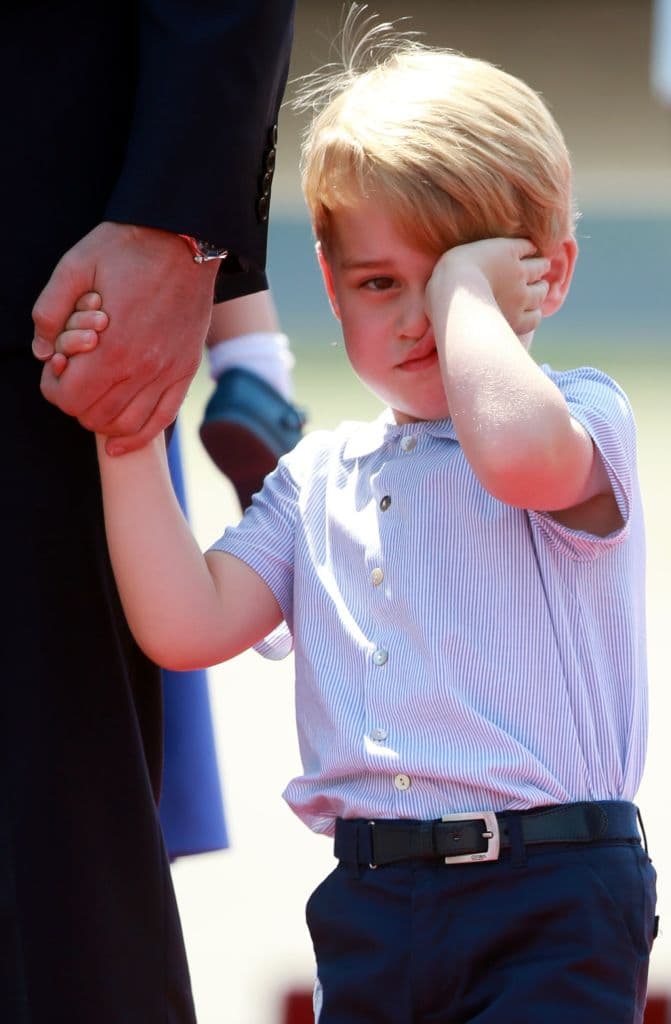 Tal vez por ser muy pequeño, en algunas fotografías refleja que no la pasa tan bien.
