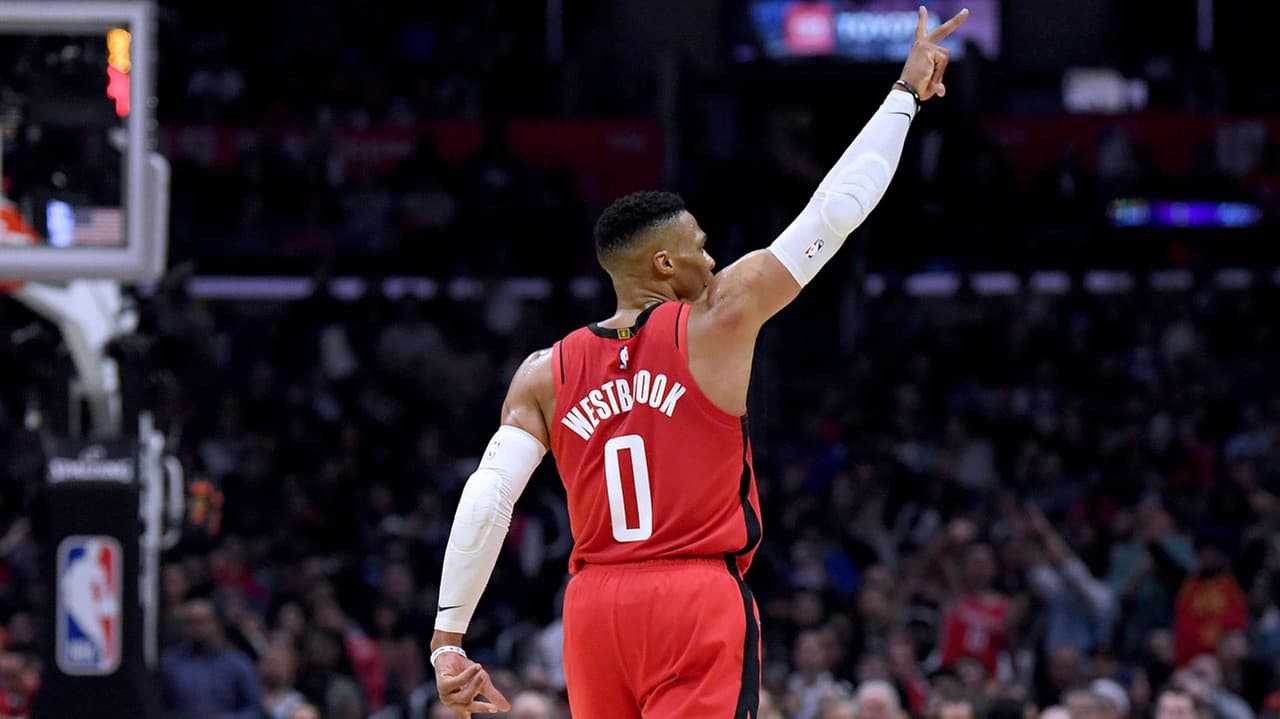 Russell Westbrook brilló en la victoria de Rockets
