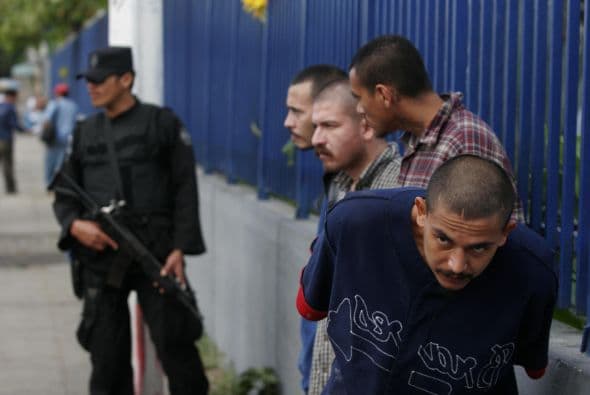 Sus actividades incluyen la venta de drogas, extorsión, venta de armas, robo, asesinatos por encargo, por mencionar algunos.