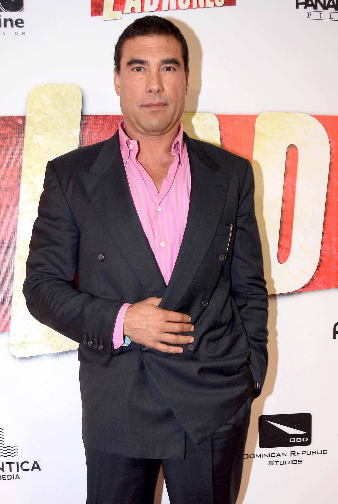<b><a href="http://www.univision.com/temas/eduardo-yanez">Eduardo</a></b> ha combinado sus éxitos de telenovela con escándalos. Aunque es innegable su talento actoral, tampoco se pueden esconder todos los pleitos que ha tenido en cada producción en la que participa.