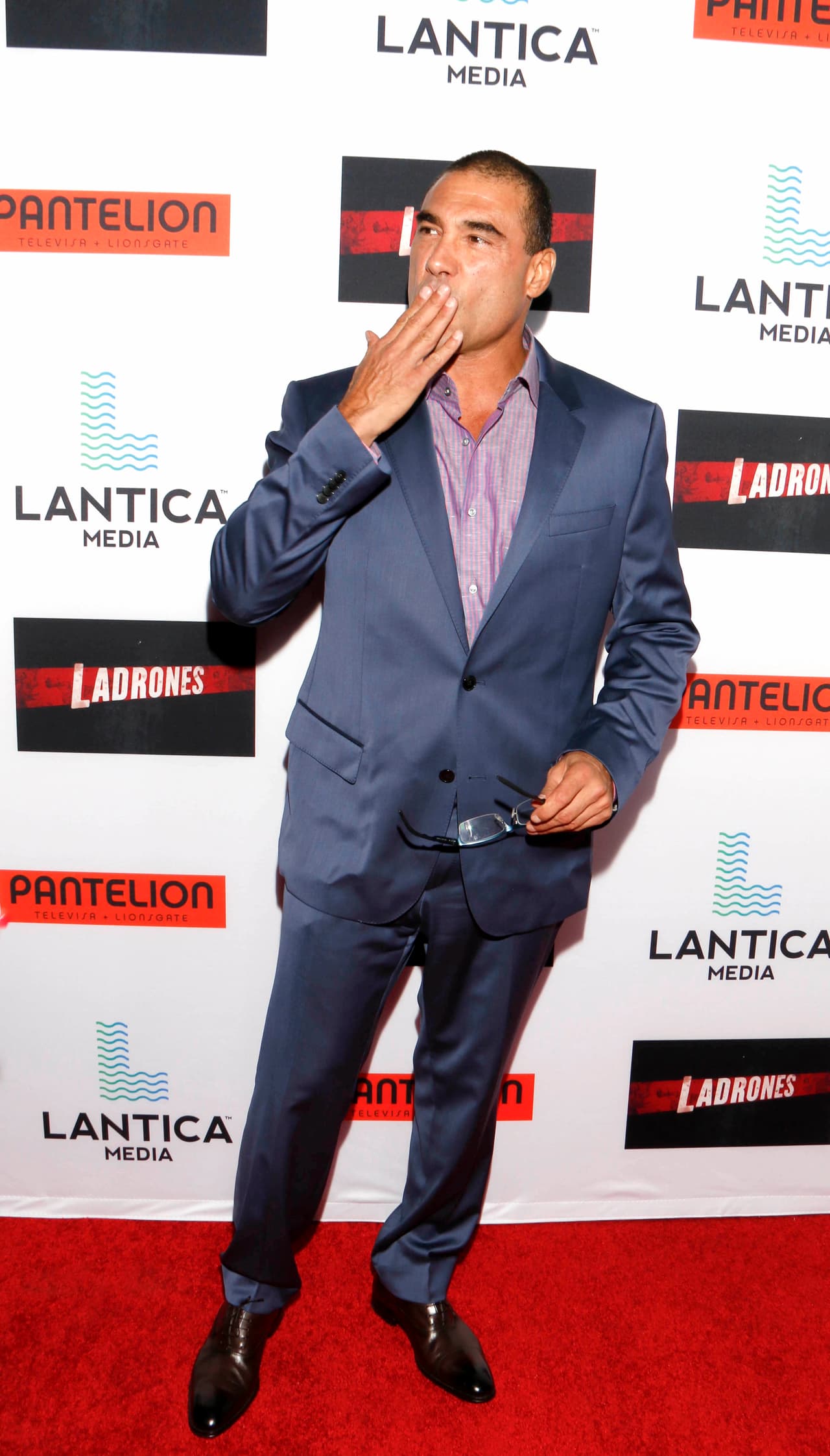 Y los nombres de las actrices para acompañar a este galanazo ya comienzan a sonar.