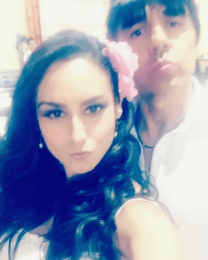 El Vítor siempre anda tras los huesitos de la guapísima de Lupita.