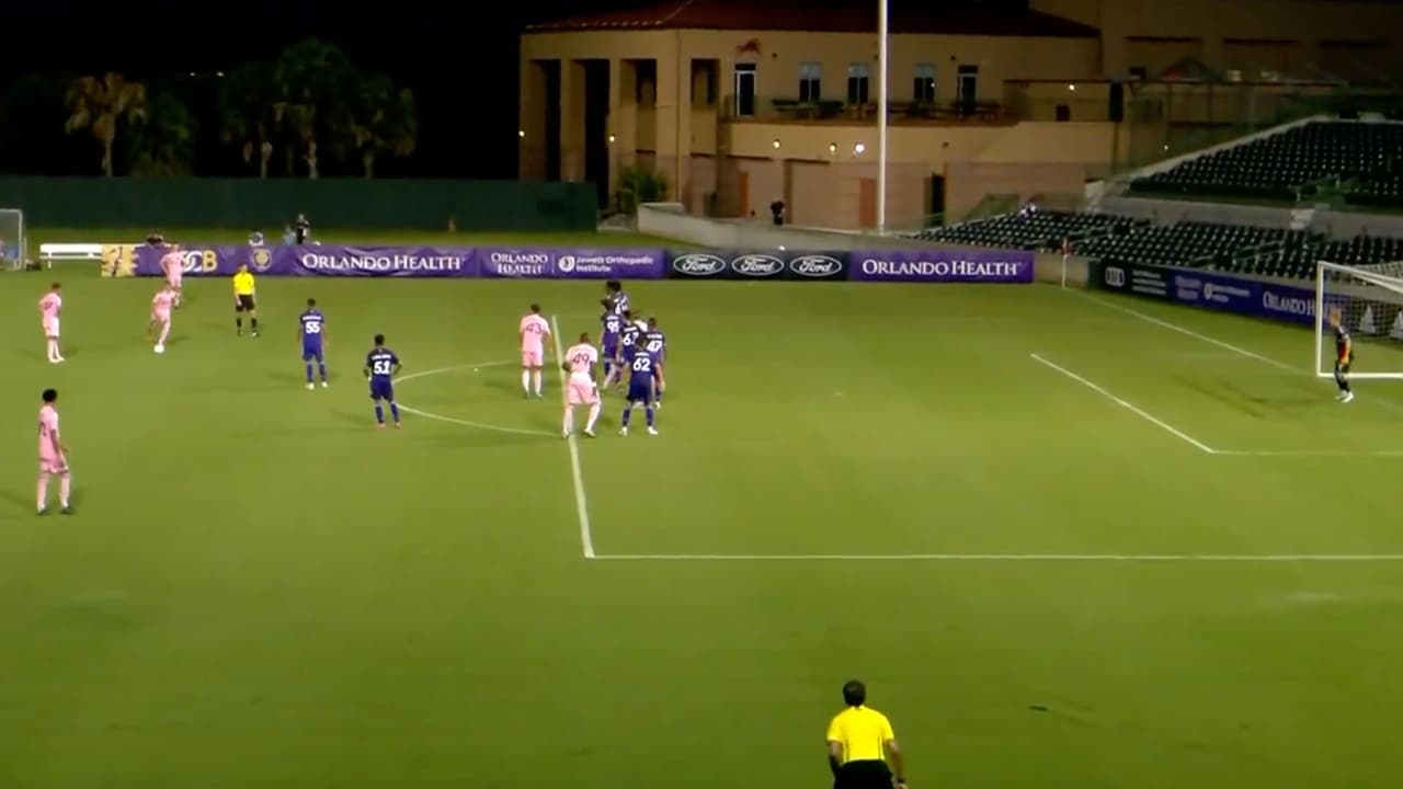 ¡Con la marca de la casa! Romeo Beckham marcó un golazo de tiro libre