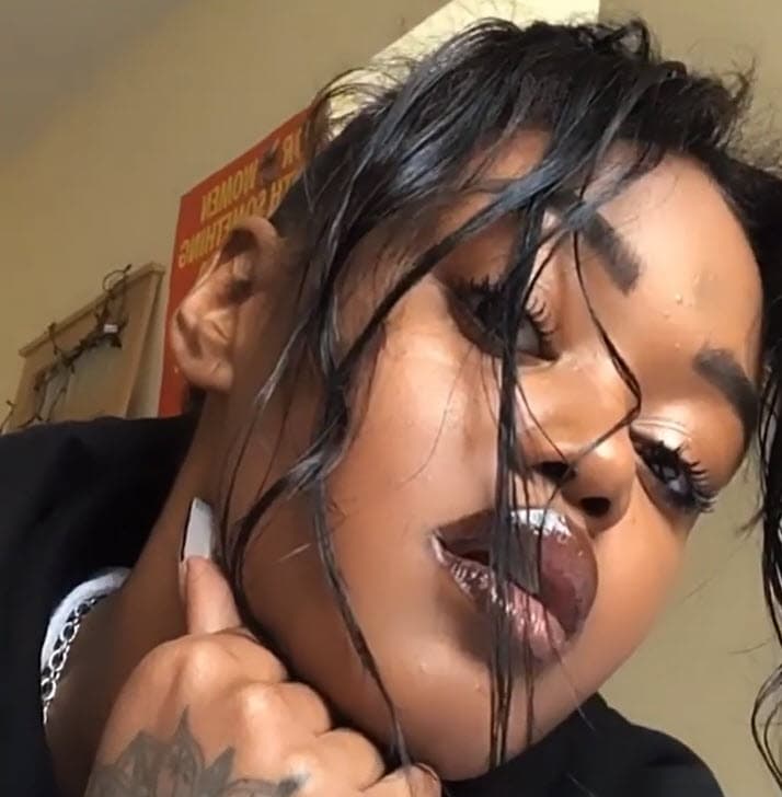 El diario reseñó que la joven fue descubierta a los 14 años por la agencia 
<b><a href="https://www.fordmodels.com/" target="_blank">Ford Models</a></b> durante un paseo que ella hizo al parque Six Flags Great Adventure en Jackson, Nueva Jersey. 
<br>