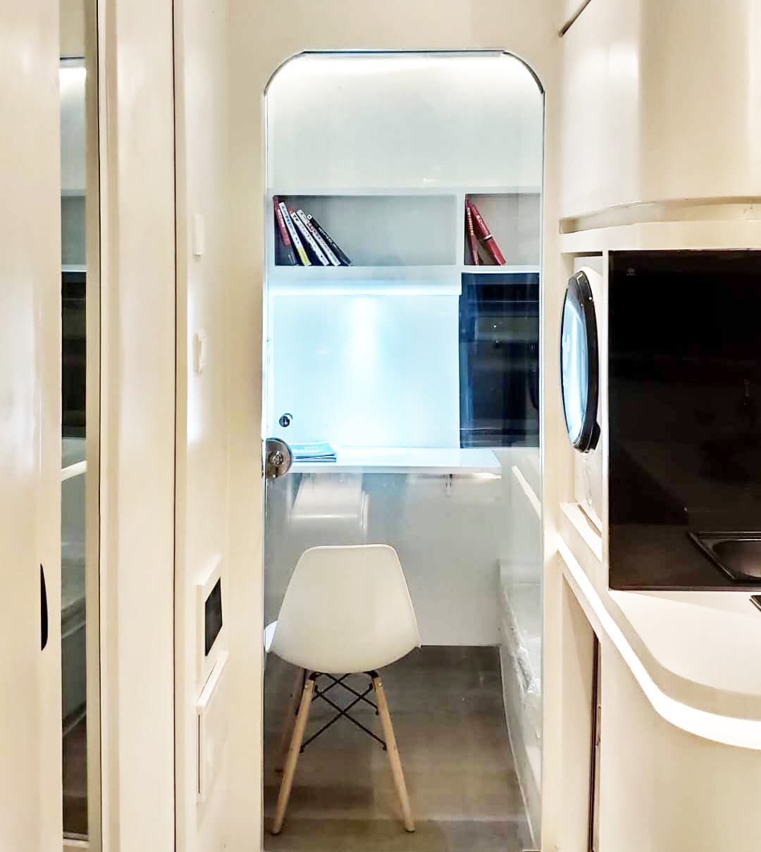 La casa es apta para vivir en cualquier tipo de climas. Su sistema de aislamiento en paredes, vidrio templado doble y puertas garantizan la mayor comodidad posible.
<br>