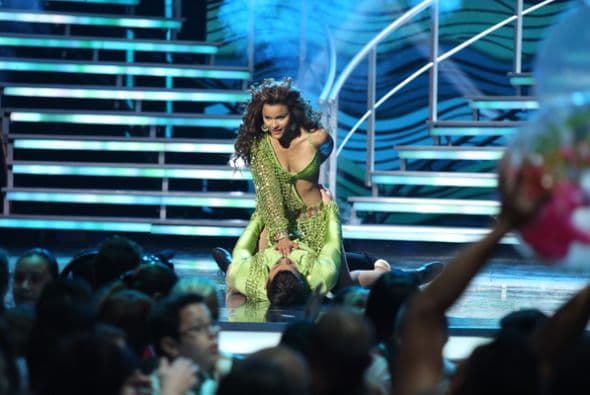 Clarissa y el actor Mauricio Mejía bailaron un contagiose merengue. La dominicana enseñó al actor mexicano a moverse con mucho calor tropical.