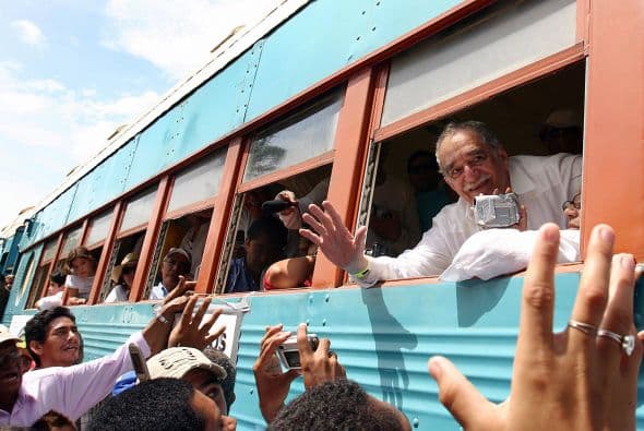 1992.- “DOCE CUENTOS PEREGRINOS” - Estos cuentos reflejan las vivencias de los latinoamericanos como inmigrantes en Europa.