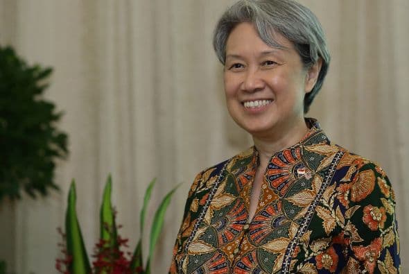 59.-HO CHING: Es CEO de Temasek Holdings, una compañía de inversiones propiedad del gobierno de Singapur.